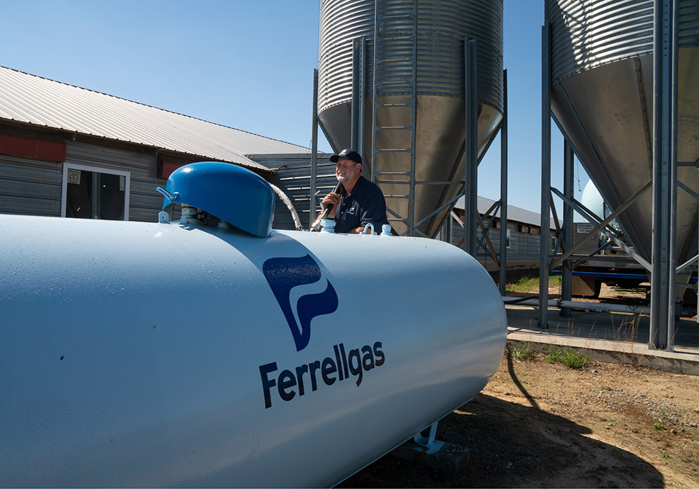 Photo of a farm with a Ferrellgas propane tank.